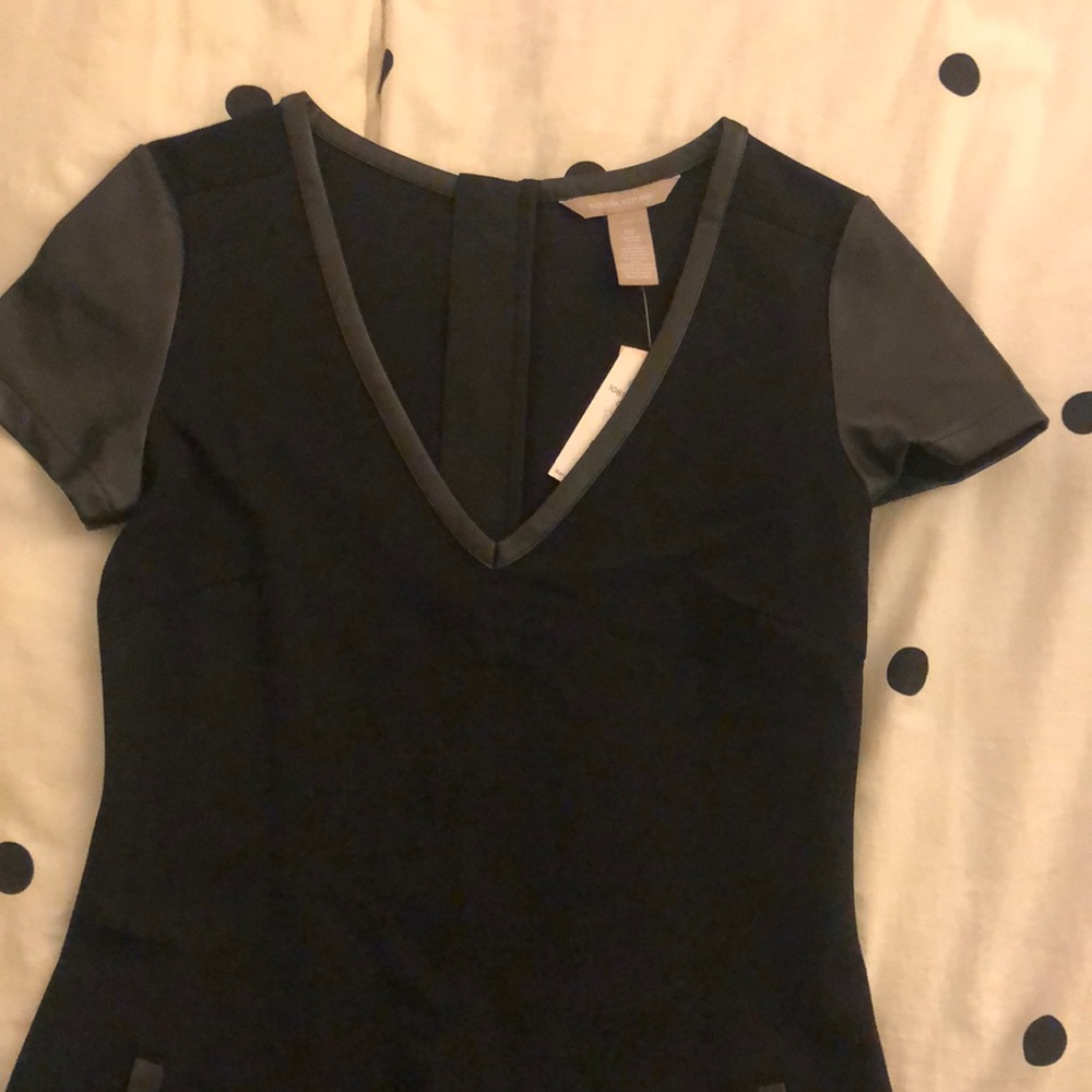 Banana Republic NEW LBD w/ leather detailing sz 0p